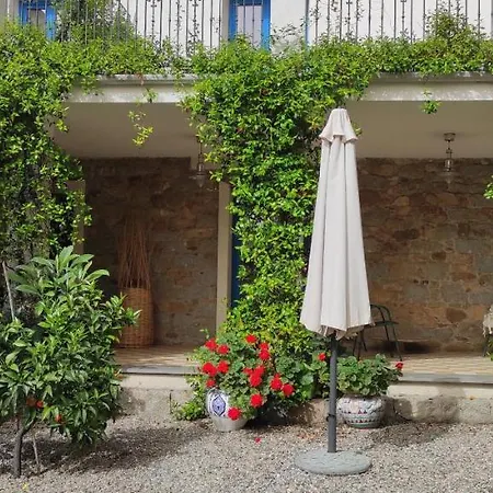 Holiday home Il Carrubo & *