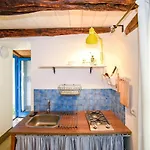 בית נופש Il Carrubo With Jacuzzi & Sauna *