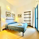 בית נופש Il Carrubo With Jacuzzi & Sauna *