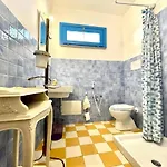 Il Carrubo With Jacuzzi & Sauna בית נופש בארי סארדו
