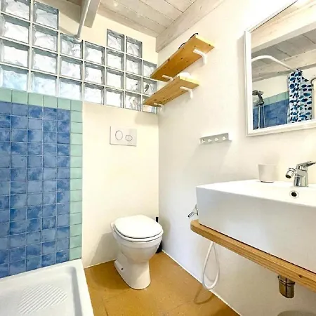 Дом отдыха Il Carrubo With Jacuzzi & Sauna *