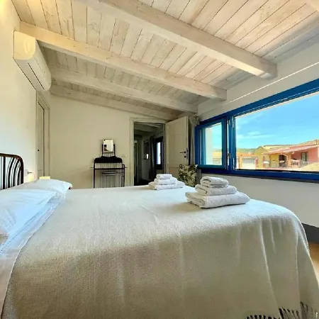Holiday home Il Carrubo & *