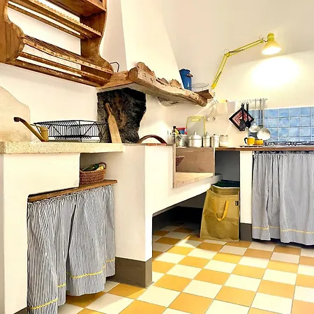 Il Carrubo With Jacuzzi & Sauna * בארי סארדו