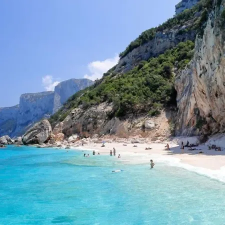 Сasa de vacaciones Il Carrubo & *