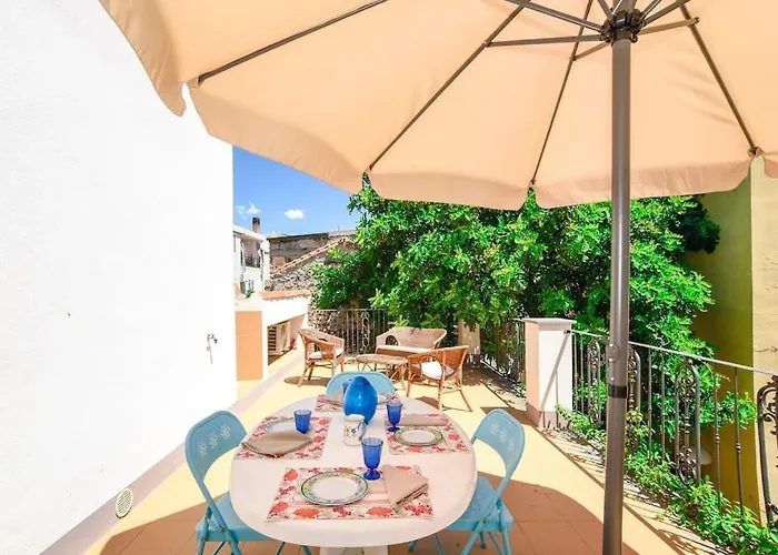 Ferienhaus Il Carrubo & *